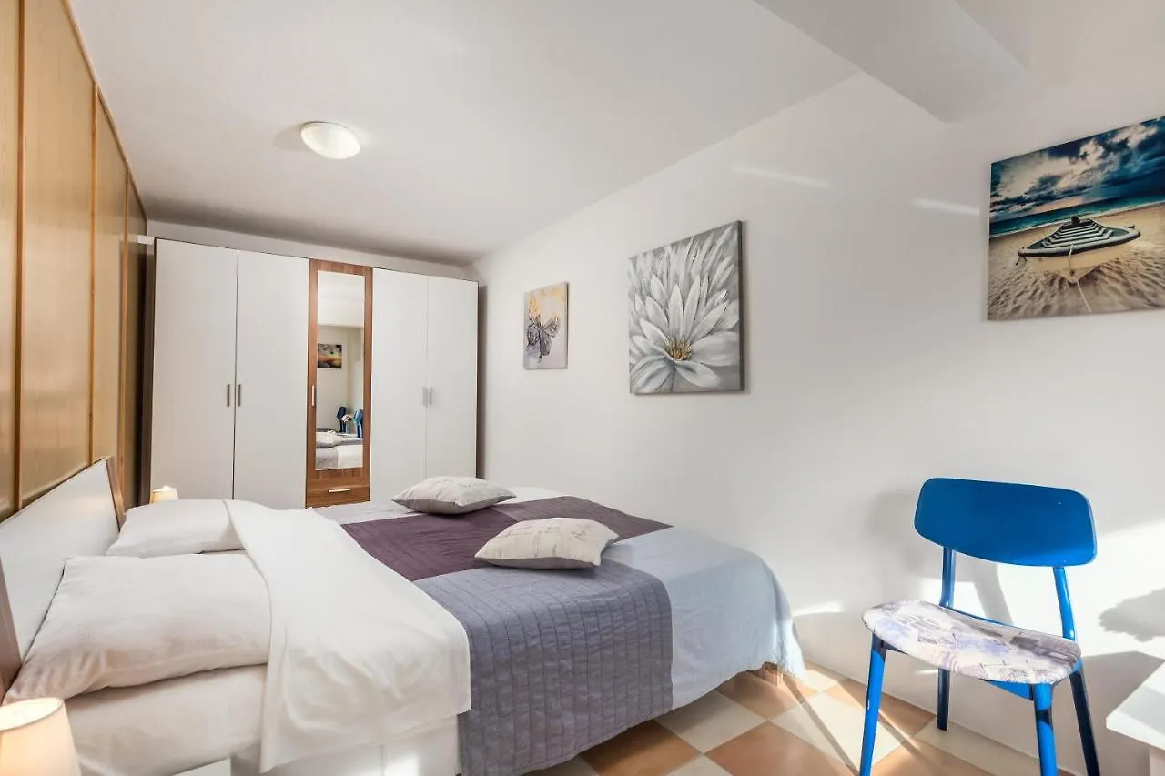 Apartment Klenovica 5575C