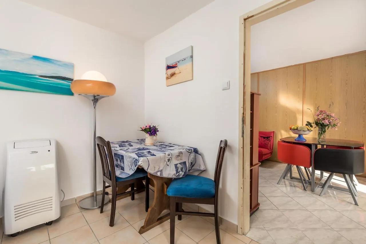 Apartment Klenovica 5575C